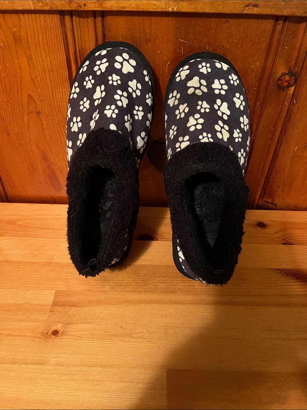 Women's Plush Paw-Print Step-In Slipper Clogs - Black with White 🐾 Print!